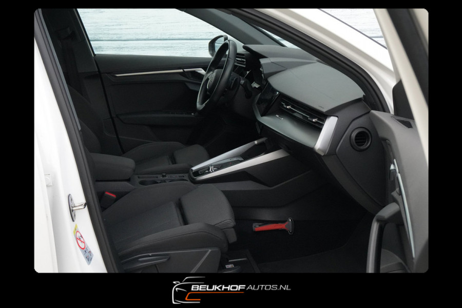 Audi A3 Sportback 30 TFSI Business edition Nav Parkeersensor