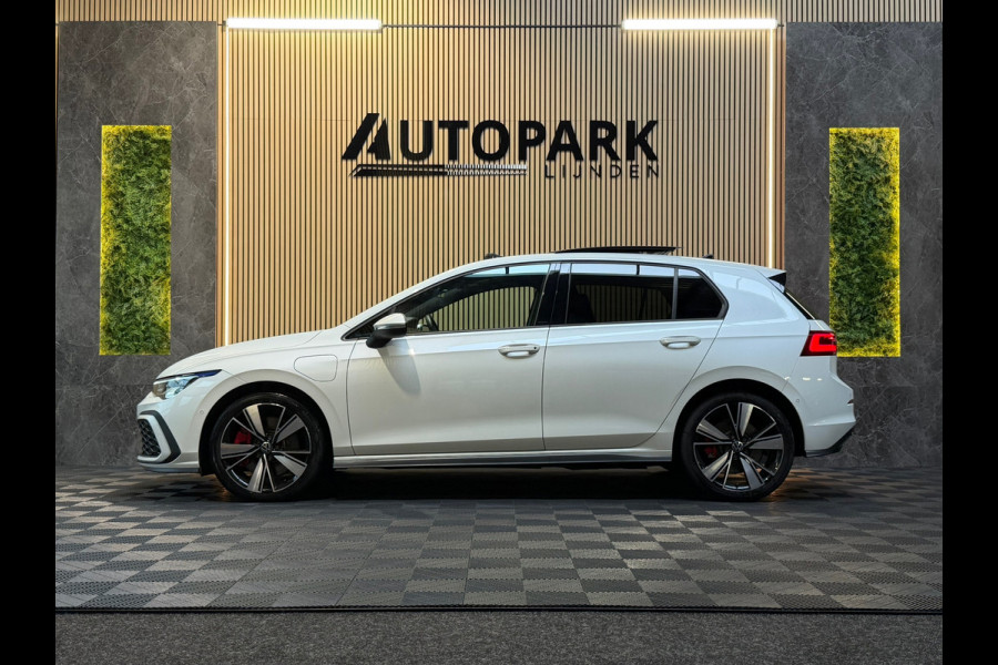 Volkswagen Golf 1.4 eHybrid GTE |PANO|VIRTUAL|IQ LIGHT|CAMERA|DEALER ONDERHOUDEN|STOEL+STUUR VERWARMING|CARPLAY|DODEHOEK ASSISTENT
