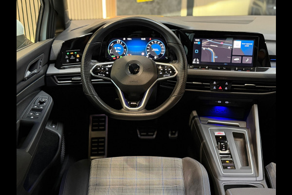 Volkswagen Golf 1.4 eHybrid GTE |PANO|VIRTUAL|IQ LIGHT|CAMERA|DEALER ONDERHOUDEN|STOEL+STUUR VERWARMING|CARPLAY|DODEHOEK ASSISTENT