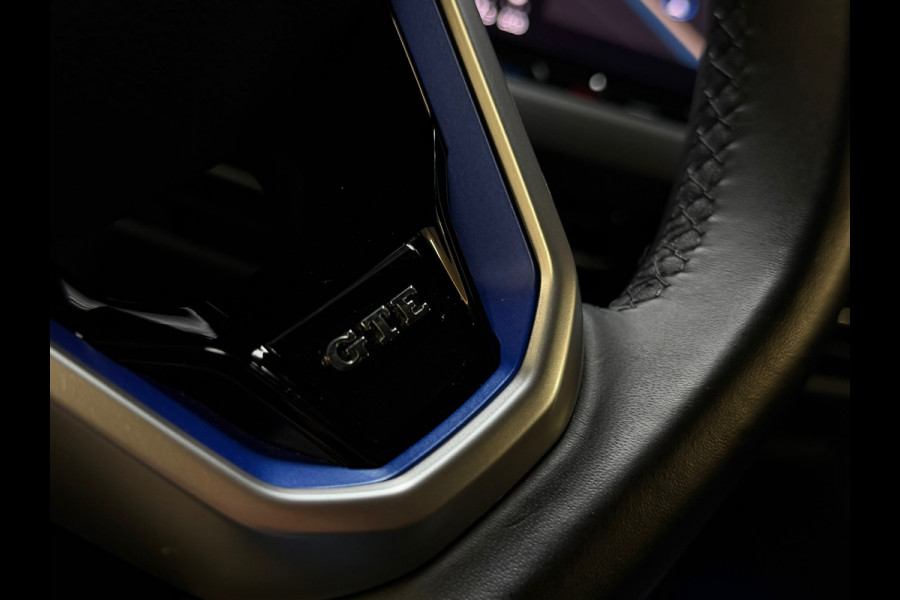 Volkswagen Golf 1.4 eHybrid GTE |PANO|VIRTUAL|IQ LIGHT|CAMERA|DEALER ONDERHOUDEN|STOEL+STUUR VERWARMING|CARPLAY|DODEHOEK ASSISTENT