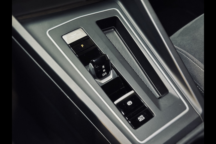 Volkswagen Golf Variant 1.0 eTSI Life Business | 18" | Camera | Trekhaak