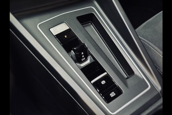 Volkswagen Golf Variant 1.0 eTSI Life Business | 18" | Camera | Trekhaak