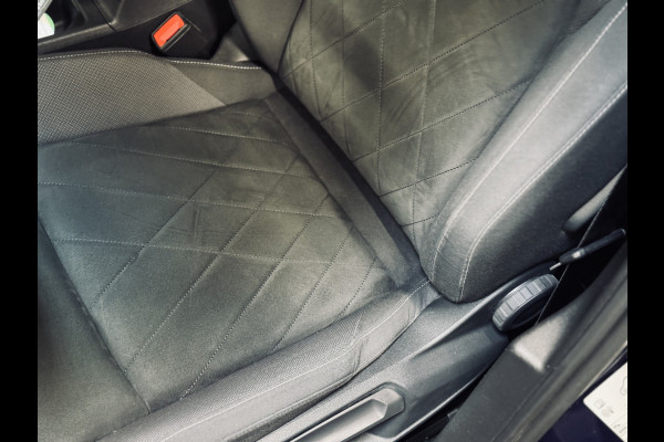 Volkswagen Golf Variant 1.0 eTSI Life Business | 18" | Camera | Trekhaak