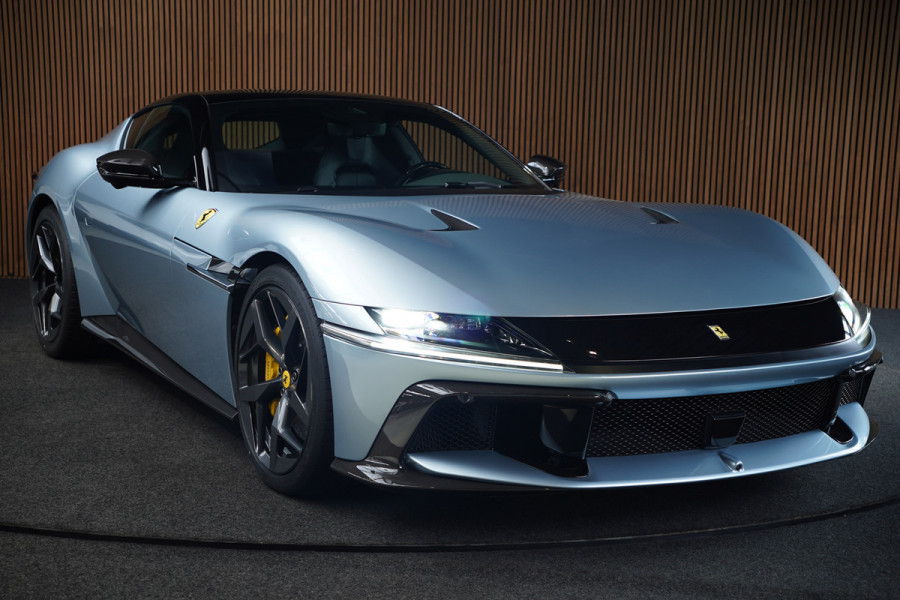 Ferrari 12Cilindri 6.5 V12 Full Carbon Lift Panorama