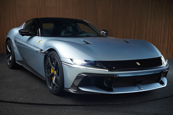 Ferrari 12Cilindri 6.5 V12 Full Carbon Lift Panorama
