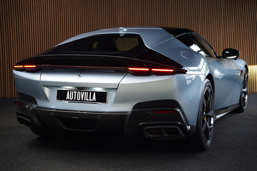Ferrari 12Cilindri 6.5 V12 Full Carbon Lift Panorama