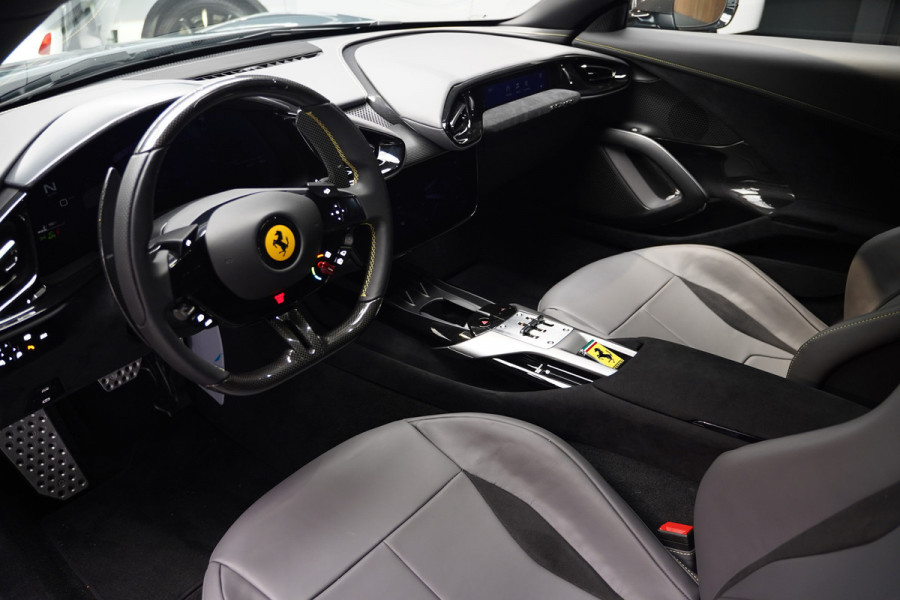 Ferrari 12Cilindri 6.5 V12 Full Carbon Lift Panorama