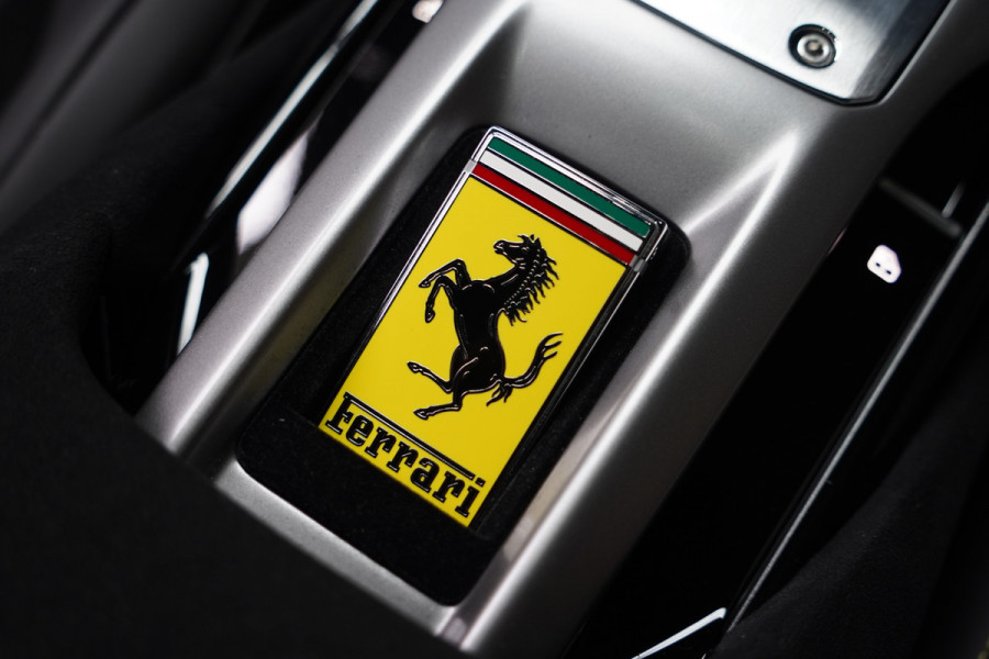 Ferrari 12Cilindri 6.5 V12 Full Carbon Lift Panorama