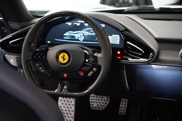 Ferrari 12Cilindri 6.5 V12 Full Carbon Lift Panorama