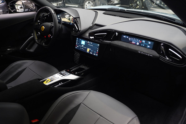 Ferrari 12Cilindri 6.5 V12 Full Carbon Lift Panorama