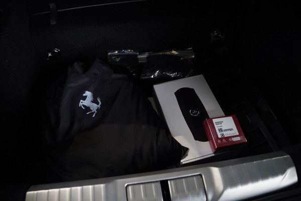 Ferrari 12Cilindri 6.5 V12 Full Carbon Lift Panorama