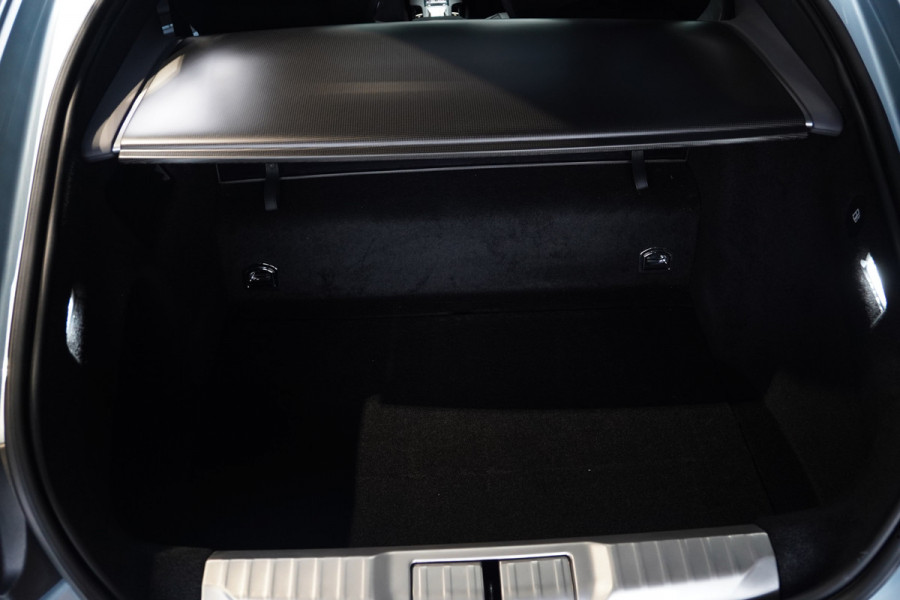 Ferrari 12Cilindri 6.5 V12 Full Carbon Lift Panorama