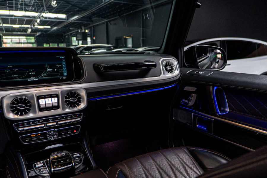 Mercedes-Benz G-Klasse 63 Navi Burmester Leer 360 Camera PTS Massage Schuif (kantel) dak Memory seats Stoelventilatie Stoelverwarming Climate voor en achter Distronic+ Trekhaak