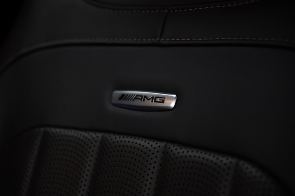 Mercedes-Benz G-Klasse 63 Navi Burmester Leer 360 Camera PTS Massage Schuif (kantel) dak Memory seats Stoelventilatie Stoelverwarming Climate voor en achter Distronic+ Trekhaak