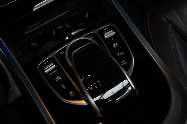 Mercedes-Benz G-Klasse 63 Navi Burmester Leer 360 Camera PTS Massage Schuif (kantel) dak Memory seats Stoelventilatie Stoelverwarming Climate voor en achter Distronic+ Trekhaak