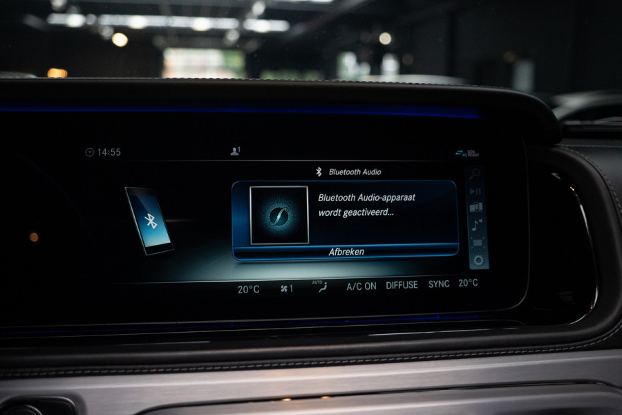 Mercedes-Benz G-Klasse 63 Navi Burmester Leer 360 Camera PTS Massage Schuif (kantel) dak Memory seats Stoelventilatie Stoelverwarming Climate voor en achter Distronic+ Trekhaak