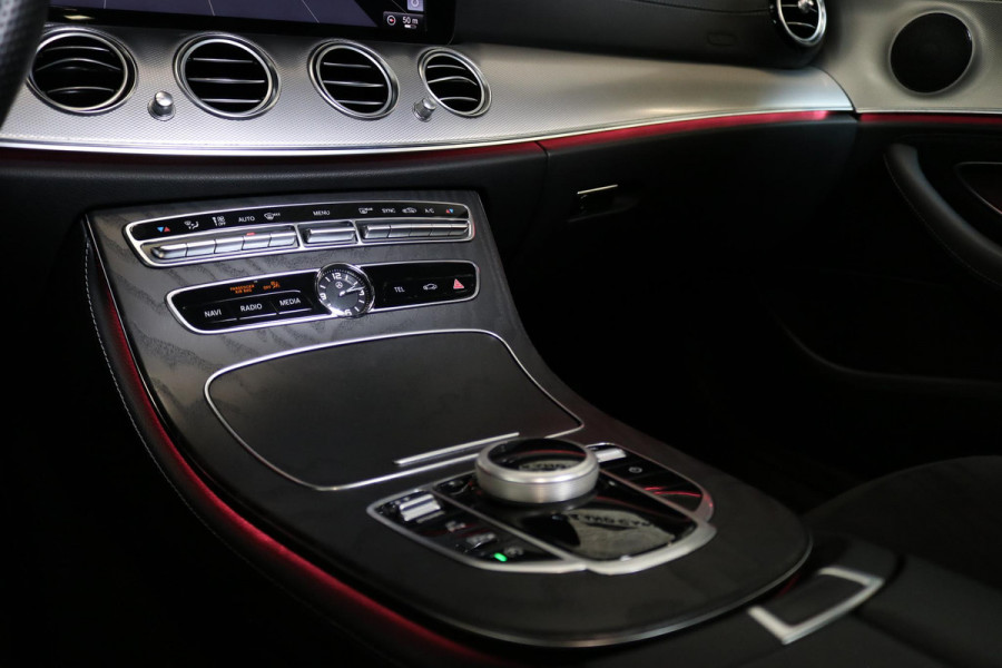 Mercedes-Benz E-Klasse 200 Business Solution AMG | PANO | SFEERVERLICHTING | LED | NL AUTO | NAP |