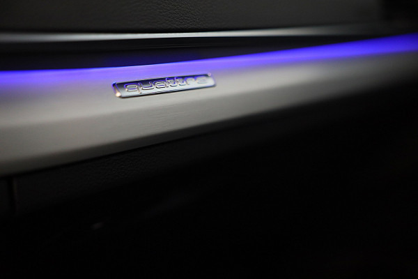 Audi Q5 55 TFSI e Quattro SQ5 Look / Massage / Acc / 360 Camera / Navi / Lane Assist / Virtual Cockpit / Open Pano / Led / 22 Inch