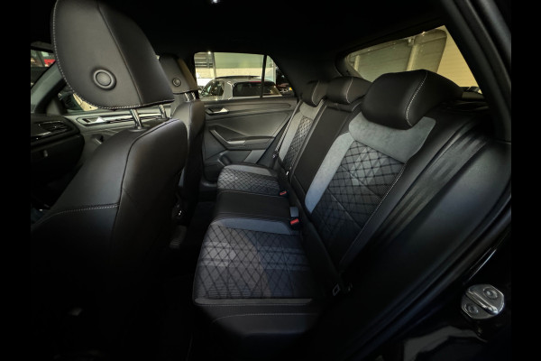 Volkswagen T-Roc 1.5 TSI R-Line Keyless|Camera|IQ|ACC|CarPlay