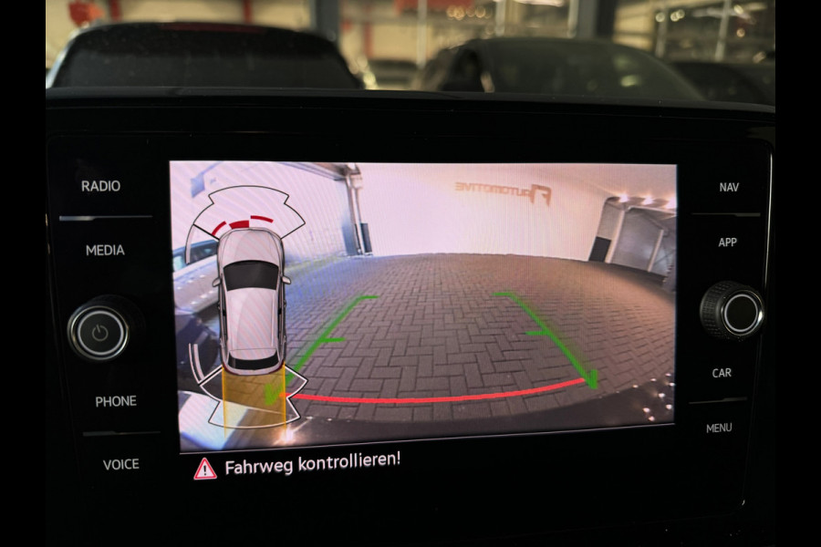 Volkswagen T-Roc 1.5 TSI R-Line Keyless|Camera|IQ|ACC|CarPlay