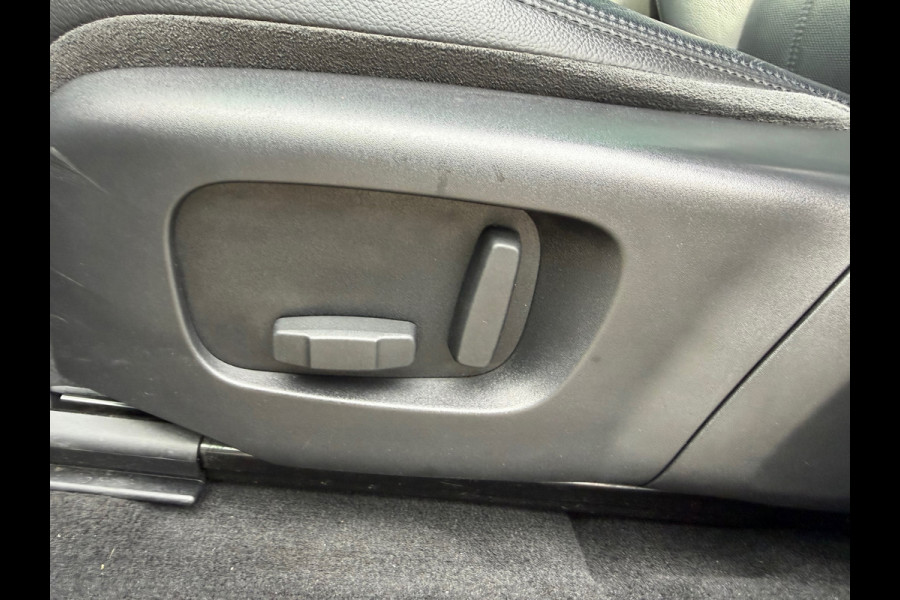 Land Rover Range Rover Evoque 1.5 P300e AWD BVA8 S 309 Pk / Navi / Cruise / Camera / Climate / Panoramadak / Voll Leder.