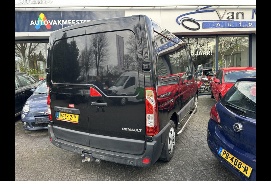 Renault Master T35 2.3 dCi 135 L1H1