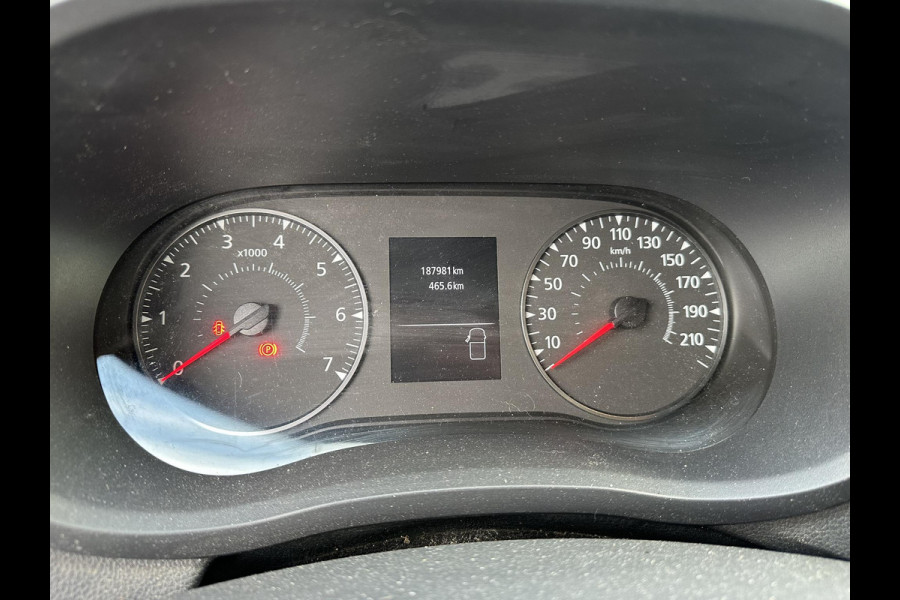 Renault Master T35 2.3 dCi 135 L1H1