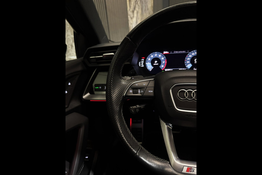 Audi A3 Limousine 35 TFSI Edition One 3x S-Line|PANO|AMBI LIGHTS|MATRIX|KEYLESS