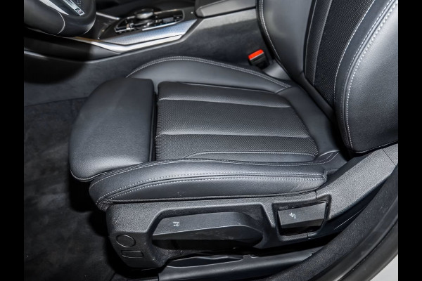 BMW 3 Serie Touring 330e M-SPORT (LCi) ** LED, NAVI+, LEDER, PANORAMA, TREKH, HuD, ACC, 19-inch LMV ** 1e EIG - Ex BMW-AG ** * INFORMEER OOK NAAR ONZE AANTREKKELIJKE FINANCIAL-LEASE TARIEVEN **