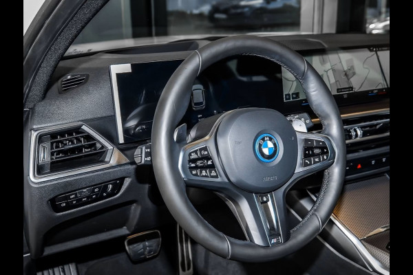 BMW 3 Serie Touring 330e M-SPORT (LCi) ** LED, NAVI+, LEDER, PANORAMA, TREKH, HuD, ACC, 19-inch LMV ** 1e EIG - Ex BMW-AG ** * INFORMEER OOK NAAR ONZE AANTREKKELIJKE FINANCIAL-LEASE TARIEVEN **