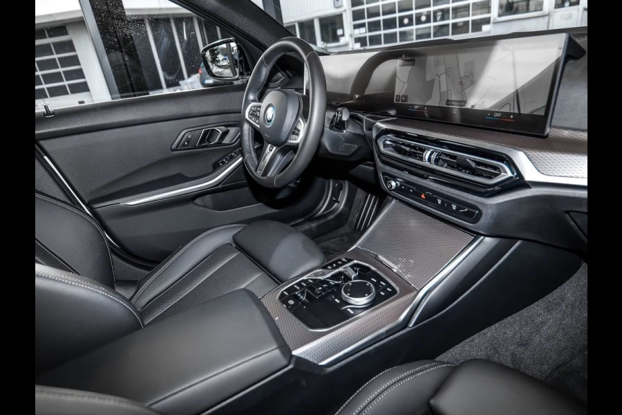 BMW 3 Serie Touring 330e M-SPORT (LCi) ** LED, NAVI+, LEDER, PANORAMA, TREKH, HuD, ACC, 19-inch LMV ** 1e EIG - Ex BMW-AG ** * INFORMEER OOK NAAR ONZE AANTREKKELIJKE FINANCIAL-LEASE TARIEVEN **