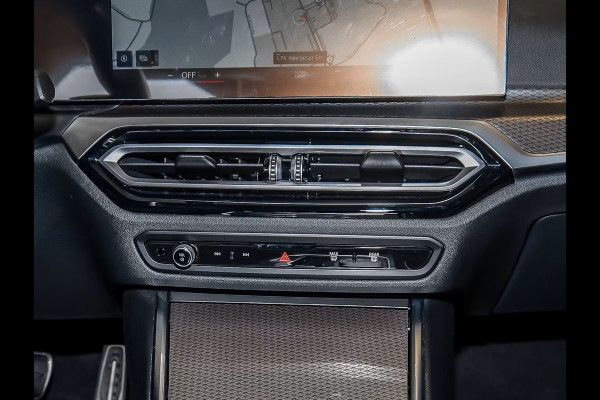 BMW 3 Serie Touring 330e M-SPORT (LCi) ** LED, NAVI+, LEDER, PANORAMA, TREKH, HuD, ACC, 19-inch LMV ** 1e EIG - Ex BMW-AG ** * INFORMEER OOK NAAR ONZE AANTREKKELIJKE FINANCIAL-LEASE TARIEVEN **
