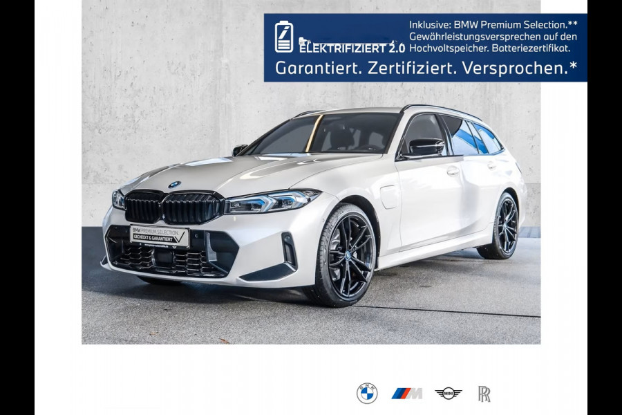 BMW 3 Serie Touring 330e M-SPORT (LCi) ** LED, NAVI+, LEDER, PANORAMA, TREKH, HuD, ACC, 19-inch LMV ** 1e EIG - Ex BMW-AG ** * INFORMEER OOK NAAR ONZE AANTREKKELIJKE FINANCIAL-LEASE TARIEVEN **