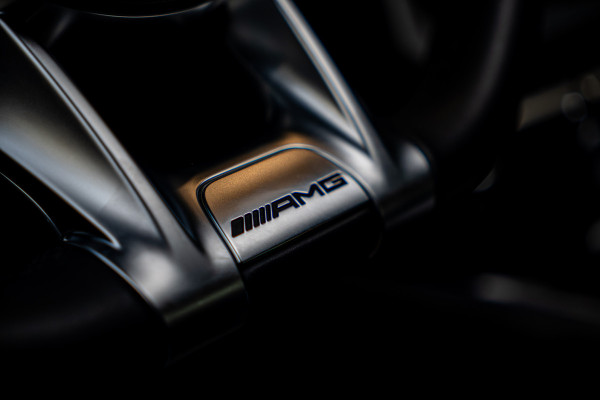 Mercedes-Benz G-Klasse 63 Navi Burmester Leer 360 Camera PTS Open dak Massage Distronic+ Memory seats Stoelventilatie Stoelverwarming Climate voor & achter Trekhaak