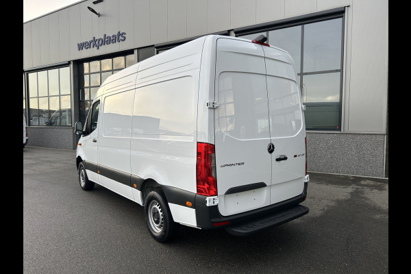 Mercedes-Benz Sprinter 317 CDI L2 H2 Pro Facelift / MBUX / Navigatie / Camera / Cruise control / Airco / 270 Graden achterdeuren
