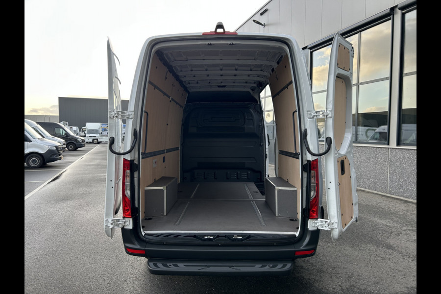 Mercedes-Benz Sprinter 317 CDI L2 H2 Pro Facelift / MBUX / Navigatie / Camera / Cruise control / Airco / 270 Graden achterdeuren