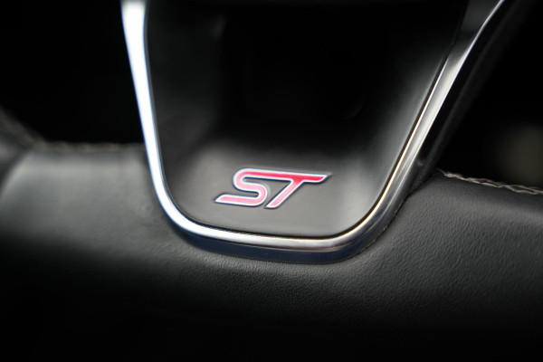 Ford Fiesta 1.5 EcoBoost ST-3 Panoramadak Bang & Olufsen Dodehoek LED Stuurverw.