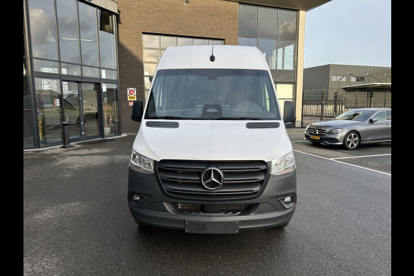 Mercedes-Benz Sprinter 317 CDI L2 H2 Pro Facelift / MBUX / Navigatie / Camera / Geveerde stoel / Cruise control / Airco / 270 Graden achterdeuren