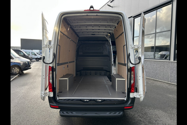 Mercedes-Benz Sprinter 317 CDI L2 H2 Pro Facelift / MBUX / Navigatie / Camera / Geveerde stoel / Cruise control / Airco / 270 Graden achterdeuren