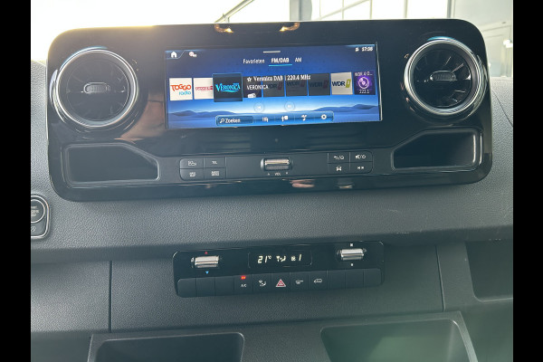 Mercedes-Benz Sprinter 317 CDI L2 H2 Pro Facelift / MBUX / Navigatie / Camera / Geveerde stoel / Cruise control / Airco / 270 Graden achterdeuren