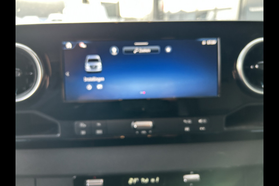 Mercedes-Benz Sprinter 317 CDI L2 H2 Pro Facelift / MBUX / Navigatie / Camera / Geveerde stoel / Cruise control / Airco / 270 Graden achterdeuren