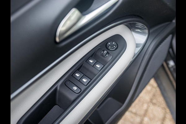 Fiat 600E La Prima 54 kWh | Carplay | Elek. Stoel | Stoelverwarming | Keyless | LED | Clima