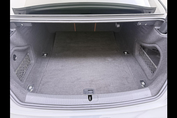 Audi A5 Coupé 40 TFSI S edition | S LINE IN- EN EXTERIEUR | TOPSTAAT! | 20 INCH| LEER| CAMERA| STOELVERWARMING| MATRIX LED| QUANTUM GRIJS
