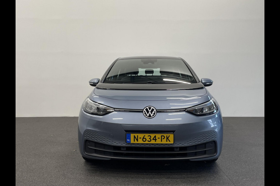 Volkswagen ID.3 Pro 58 kWh Airco ECC Navi Carplay PDC VA+ Camera Full LED Adaptive Cruise Control 18" LM Velgen Stoel/Stuurwielverwarming