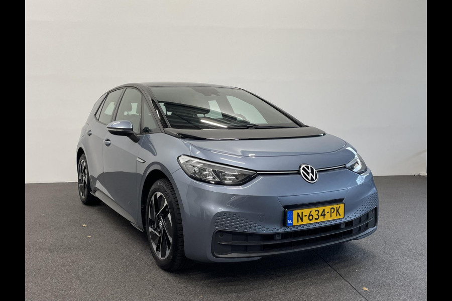 Volkswagen ID.3 Pro 58 kWh Airco ECC Navi Carplay PDC VA+ Camera Full LED Adaptive Cruise Control 18" LM Velgen Stoel/Stuurwielverwarming