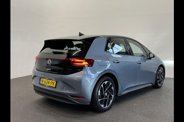 Volkswagen ID.3 Pro 58 kWh Airco ECC Navi Carplay PDC VA+ Camera Full LED Adaptive Cruise Control 18" LM Velgen Stoel/Stuurwielverwarming