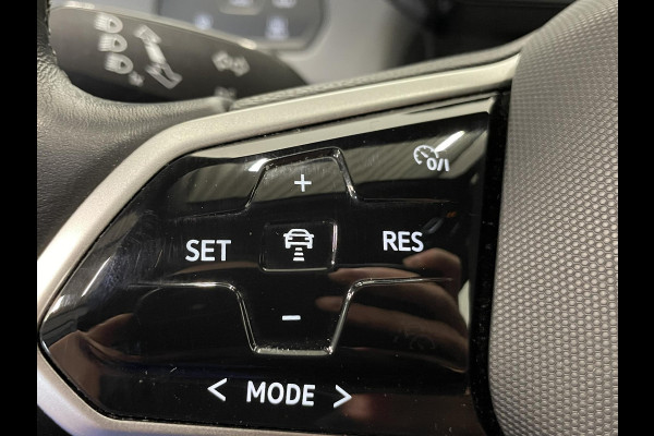 Volkswagen ID.3 Pro 58 kWh Airco ECC Navi Carplay PDC VA+ Camera Full LED Adaptive Cruise Control 18" LM Velgen Stoel/Stuurwielverwarming