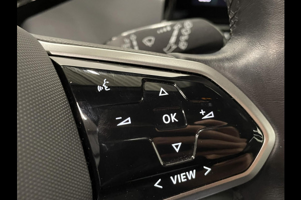 Volkswagen ID.3 Pro 58 kWh Airco ECC Navi Carplay PDC VA+ Camera Full LED Adaptive Cruise Control 18" LM Velgen Stoel/Stuurwielverwarming