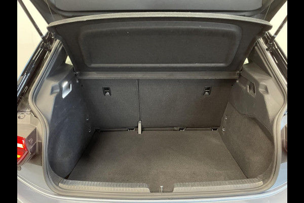 Volkswagen ID.3 Pro 58 kWh Airco ECC Navi Carplay PDC VA+ Camera Full LED Adaptive Cruise Control 18" LM Velgen Stoel/Stuurwielverwarming