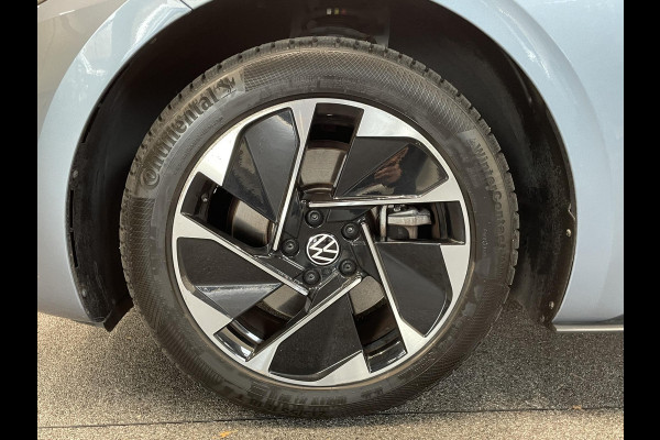 Volkswagen ID.3 Pro 58 kWh Airco ECC Navi Carplay PDC VA+ Camera Full LED Adaptive Cruise Control 18" LM Velgen Stoel/Stuurwielverwarming